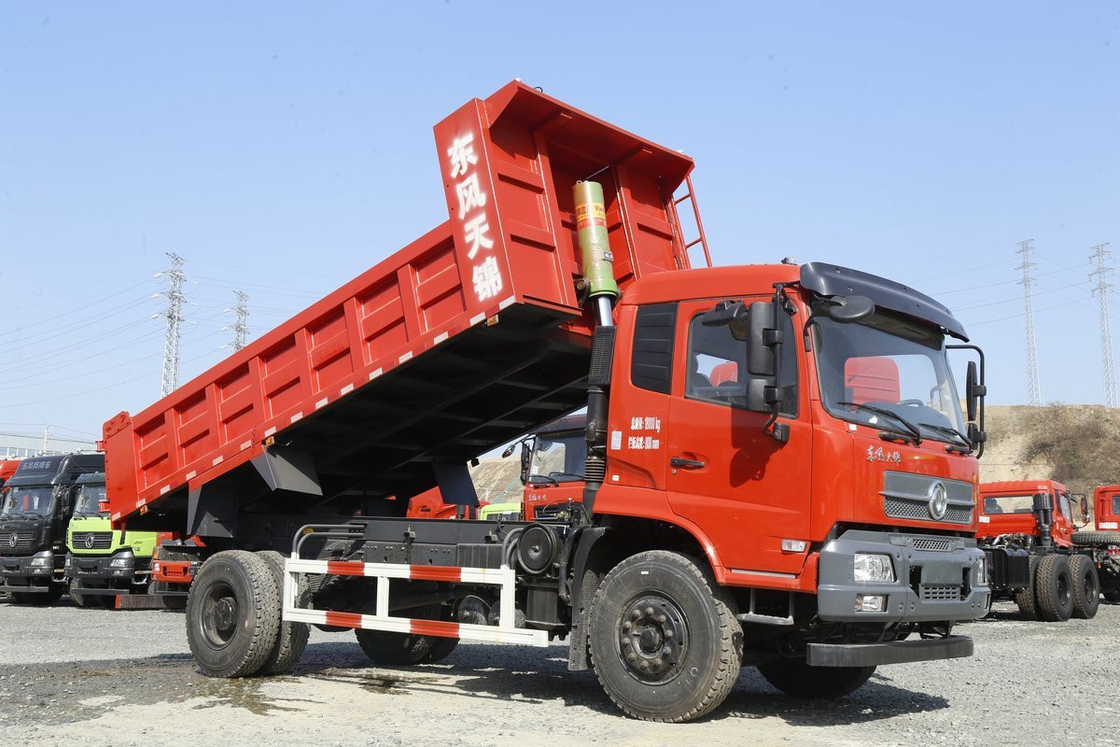 seconde tonnellate di Dongfeng di buone condizioni 8 - 10 degli autocarri con cassone ribaltabile della mano di veicoli leggeri 160hp di marca 4x2