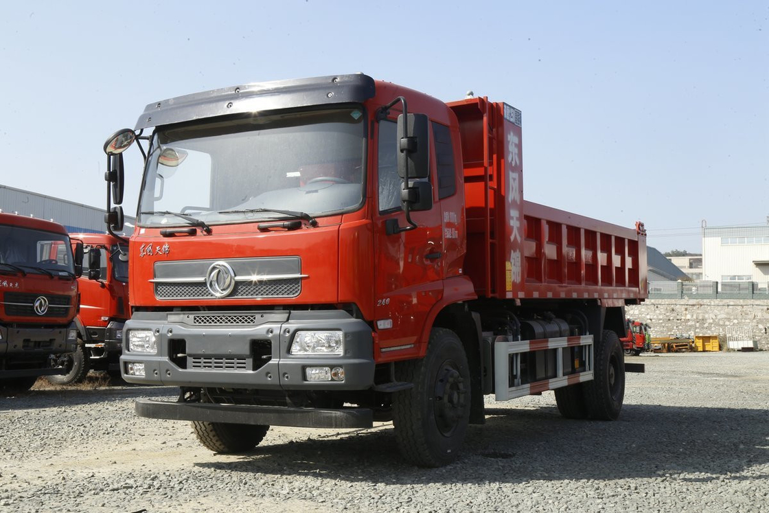 seconde tonnellate di Dongfeng di buone condizioni 8 - 10 degli autocarri con cassone ribaltabile della mano di veicoli leggeri 160hp di marca 4x2