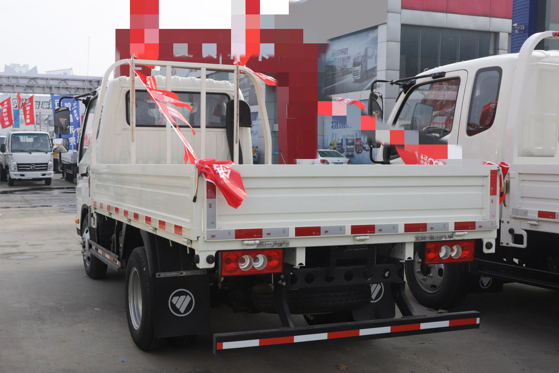 Camion utilizzati dell'autocarro con cassone ribaltabile della luce dello scarico 132hp del camion nuovi Tipper Tipping Left Hand Drive Foton 4x2