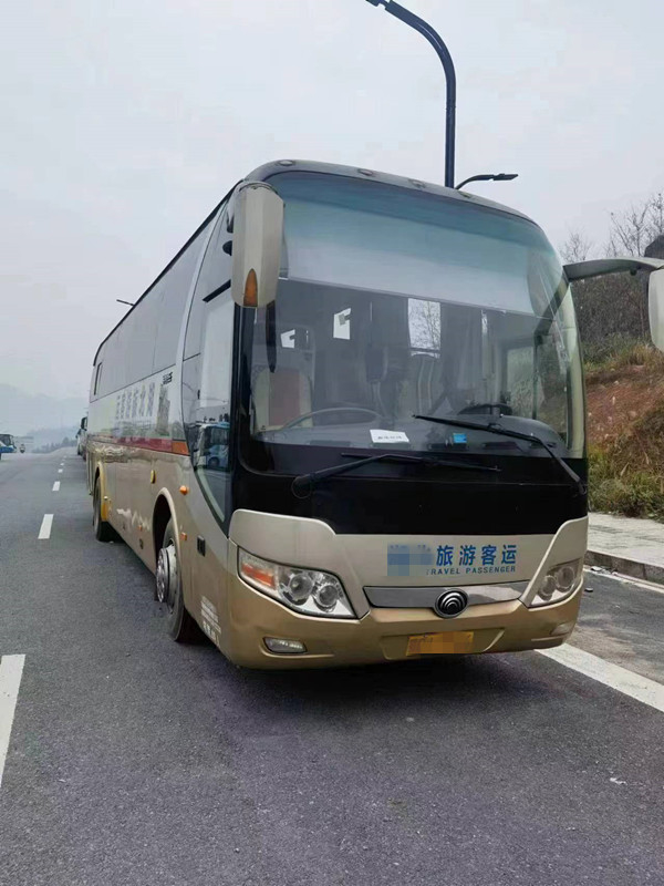 I sedili usati di Yutong Bus ZK6110 51 della vettura 2013 direzione di anno RHD hanno utilizzato i bus di lusso