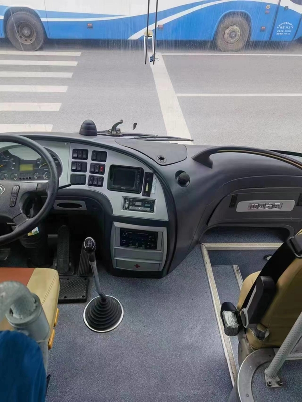 I sedili usati di Yutong Bus ZK6110 51 della vettura 2013 direzione di anno RHD hanno utilizzato i bus di lusso