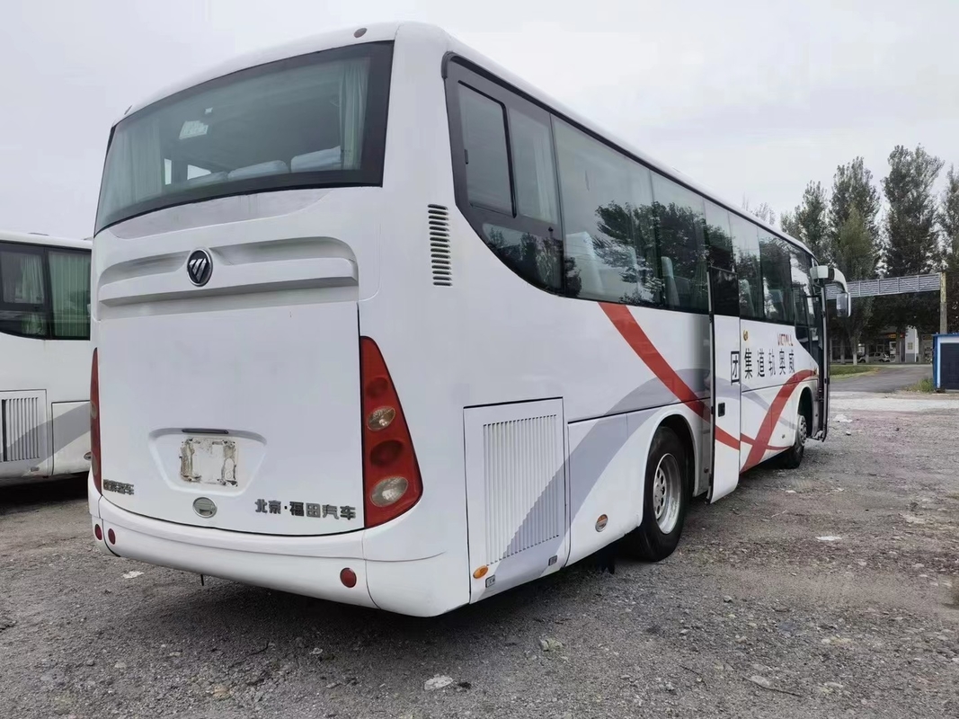 Il bus utilizzato di viaggio ha usato il colore bianco della disposizione dei sedili 2+3 del motore 55 del bus BJ6103 Weichai di Foton