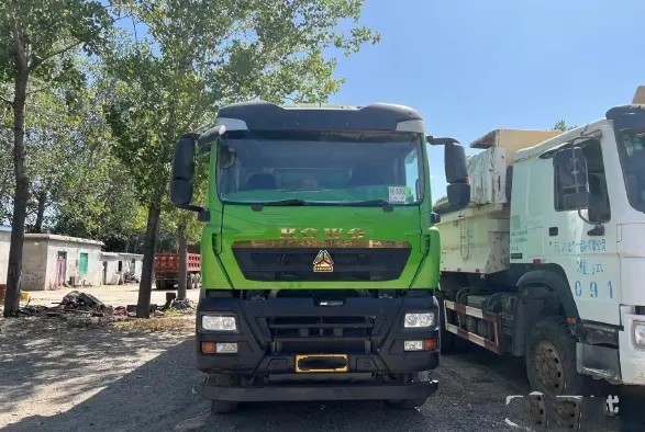 Modo dell'azionamento dell'autocarro con cassone ribaltabile dell'autocarro con cassone ribaltabile della seconda mano il cino HOWO 8×4 ha utilizzato il camion del motore diesel