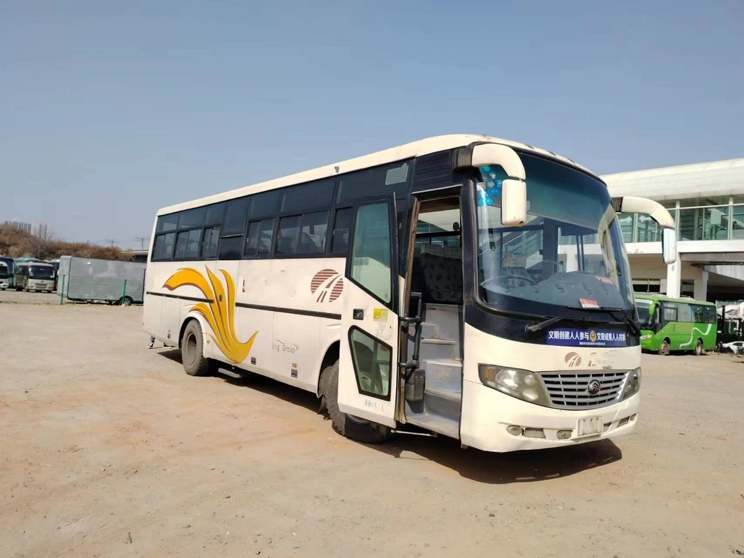 Le corriere utilizzate raddoppiano le porte che fanno scorrere Windows 45 giovani Tong Bus ZK6106D della seconda mano dei sedili