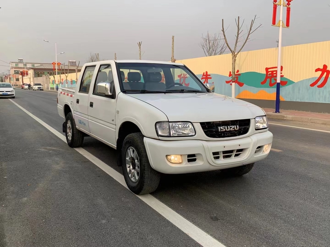 Sedili Isuzu Pickup dell'emissione 5 dell'EURO III di Mode Diesel Engine del driver di Isuzu Trucks 4×4 della seconda mano