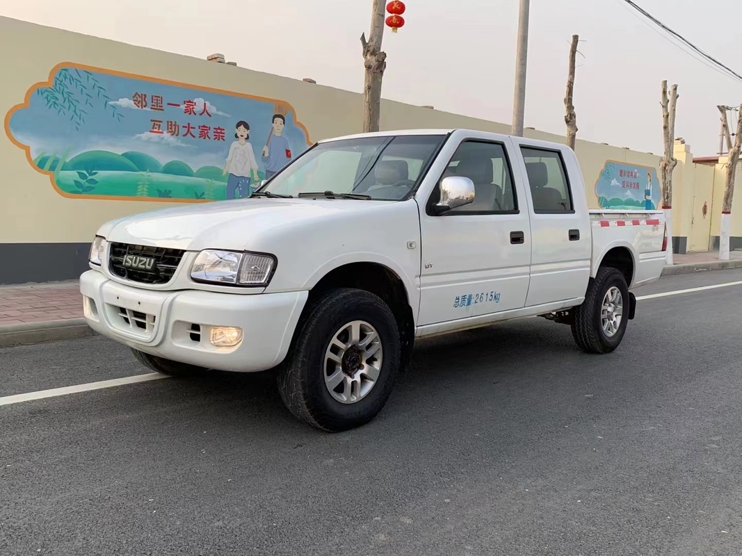 Sedili Isuzu Pickup dell'emissione 5 dell'EURO III di Mode Diesel Engine del driver di Isuzu Trucks 4×4 della seconda mano