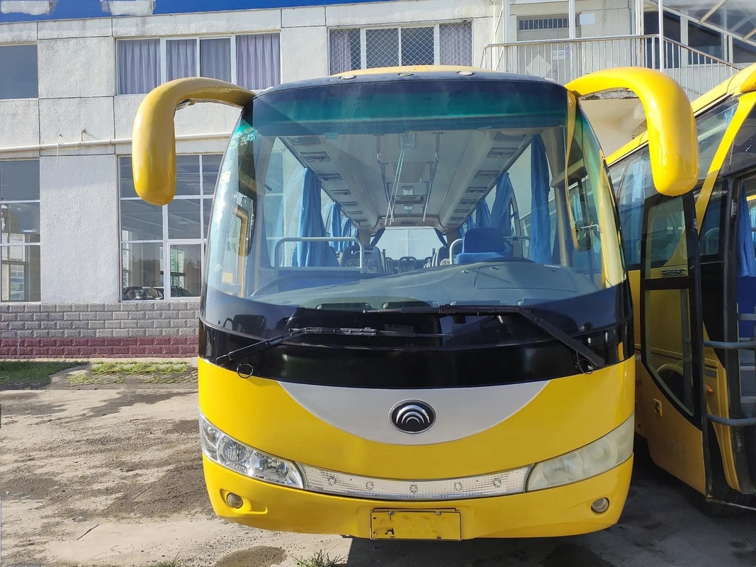 30 sedili hanno utilizzato la seconda mano gialla Yutong ZK6798 del motore di Yuchai di colore delle vetture di passeggero
