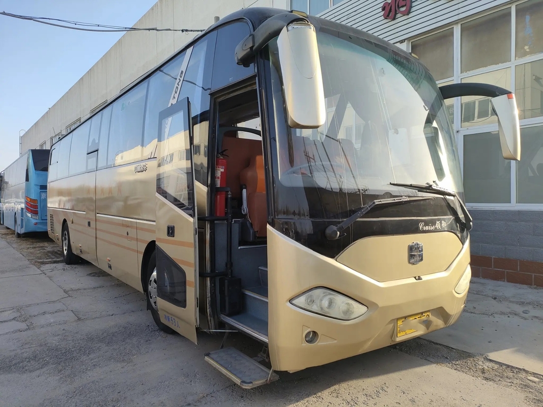 Porte usate del motore di Yuchai del bus di viaggio le doppie 53 sedili 12 misura il bus con un contatore LCK6125 di Zhongtong della seconda mano