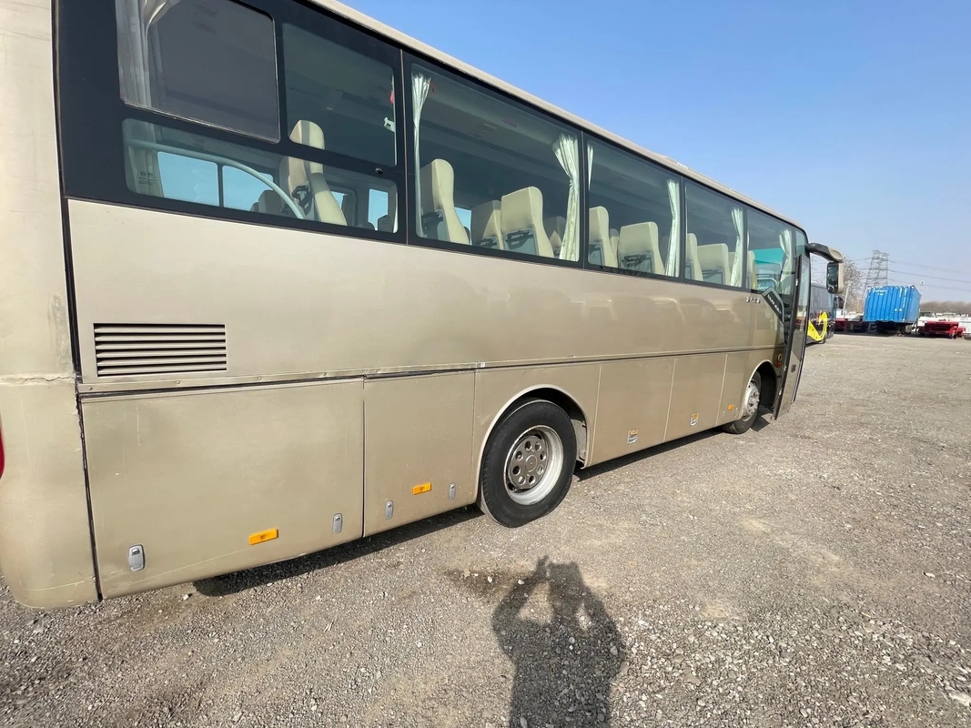 Il vecchio motore della parte posteriore della trasmissione manuale LHD dei sedili di Bus 37 della vettura ha utilizzato il condizionatore d'aria dorato del drago XML6857