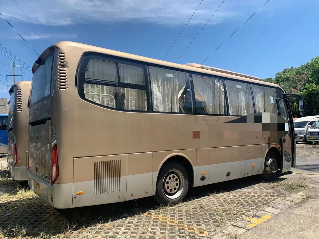 Vettura utilizzata Bus Weichai Engine 34 sedili un colore dorato di 2018 anni 8 metri di seconda mano Kinglong XMQ6802
