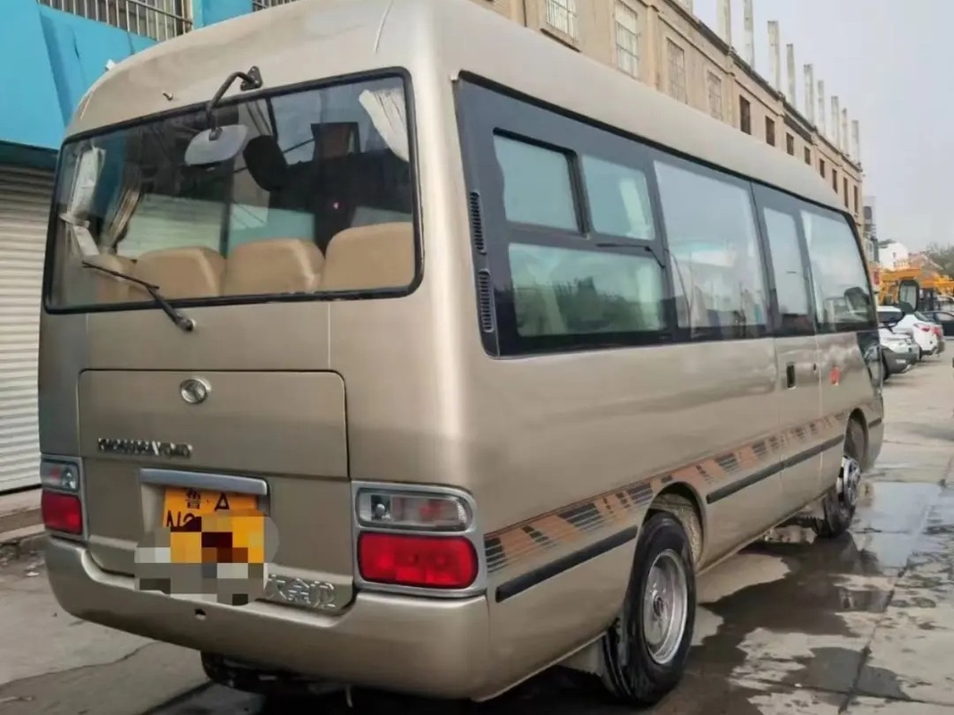 Porta a battenti esterna di Front Engine Used Kinglong Coaster XMQ6606 dei sedili del minibus 19 di Seater della seconda mano 17