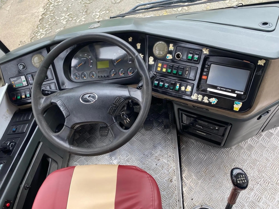 Bus di lusso utilizzato XMQ6113 LHD/RHD di Kinglong del motore dell'EURO IV Yuchai del peso di bordo di colore verde 12000kg dei sedili dei bus 51