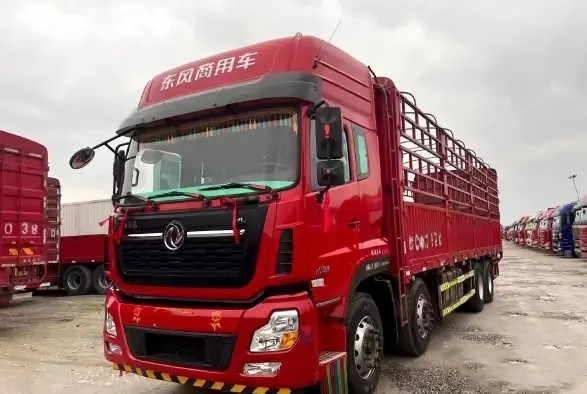 Cambio utilizzato Dongfeng Lorry Truck delle gomme di modo 12 dell'azionamento del tetto 420hp 8×4 del carico nominale dei camion 17.8t del carico alto VELOCEMENTE