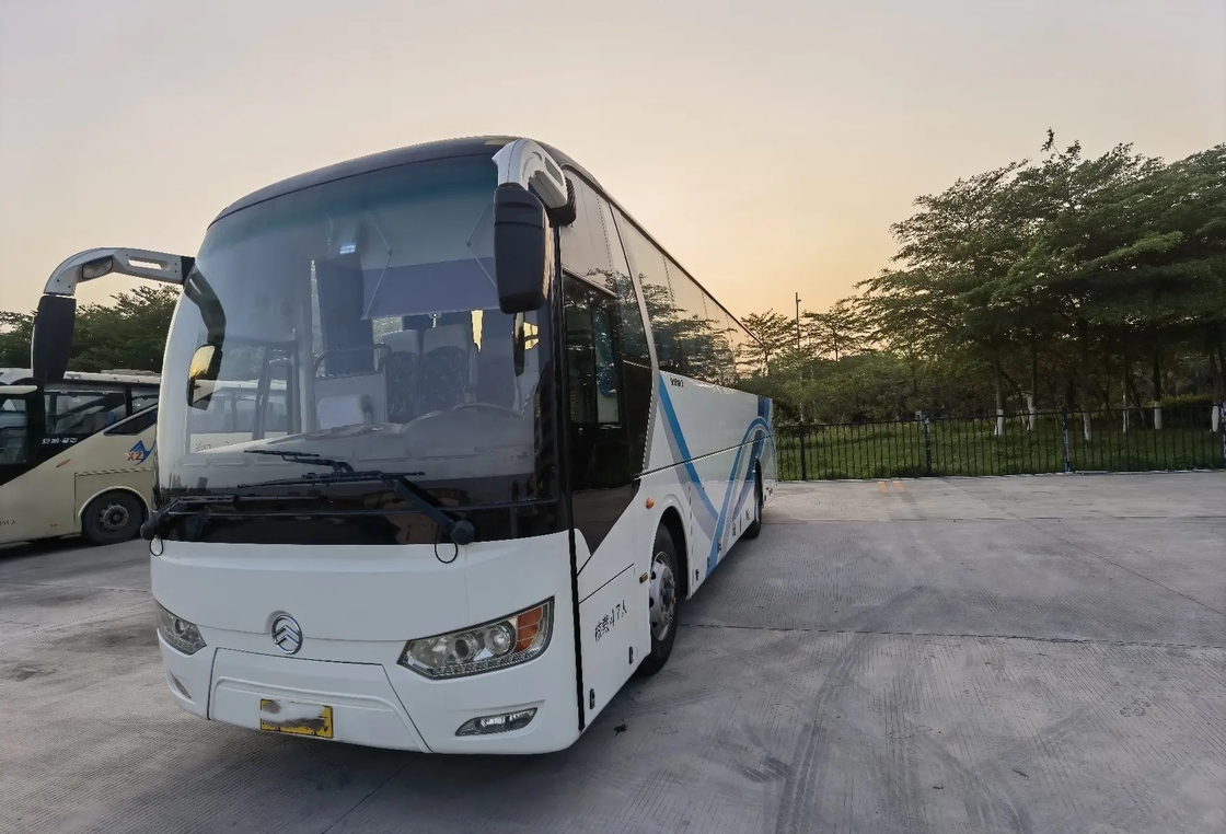 Le vetture di lusso utilizzate 2 porte 80% nuovi 47 mette il secondo motore a sedere dorato 6 Cyliders di Dragon Bus XML6102 Yuchai con il A/C