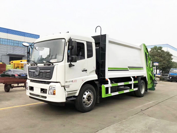 Camion diesel utilizzati 8 metri del ³ 10m di capacità di carico di Dongfeng di compattatore di lunghezza RHD dei rifiuti