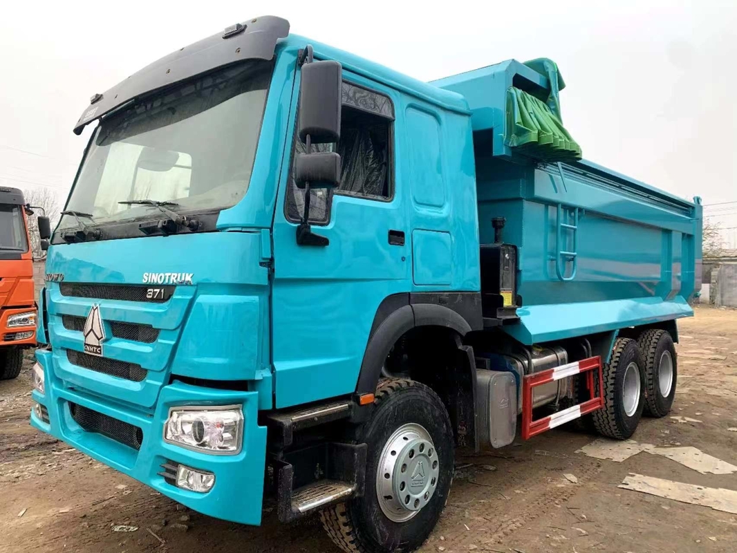 I camion che resistenti utilizzati il modo speciale dell'azionamento di colore 6×4 ha lasciato le 13 tonnellate destre caricano il trasporto della miniera del peso