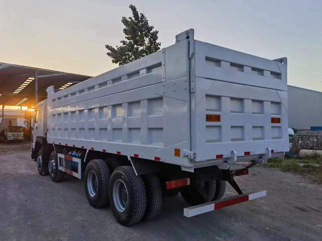Il modo bianco usato dell'azionamento della guida a sinistra 8×4 di colore delle autocisterne 371 cavallo vapore ha utilizzato l'autocarro con cassone ribaltabile di HOWO
