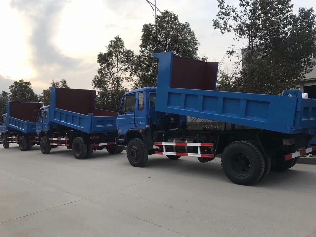 La luce blu usata Tipper Truck Dongfeng Brand 4×2 di colore dello scarico del camion determina il modello Curb Weight 6 tonnellate di RHD