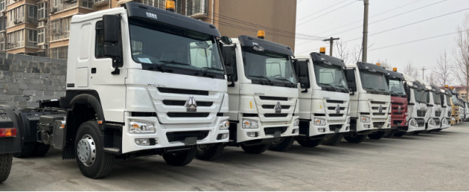 Il modello bianco usato Weichai Engine 430hp 12 dell'azionamento di colore 6×4 dei camion diesel innesta il trattore standard di Howo della cabina
