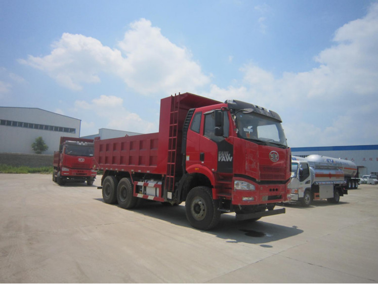 Usato autocarro con cassone ribaltabile i cilindri piani FAW Tipper Truck RHD limite di emissione 6 dell'EURO II della cabina del modo dell'azionamento 6×4