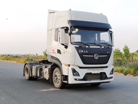 Trazione usata Massachussets di totale della testa 465hp del trattore di modo dell'azionamento dell'euro 5 DONGFNEG 4X2 dei camion del trattore 30 tonnellate di LHD