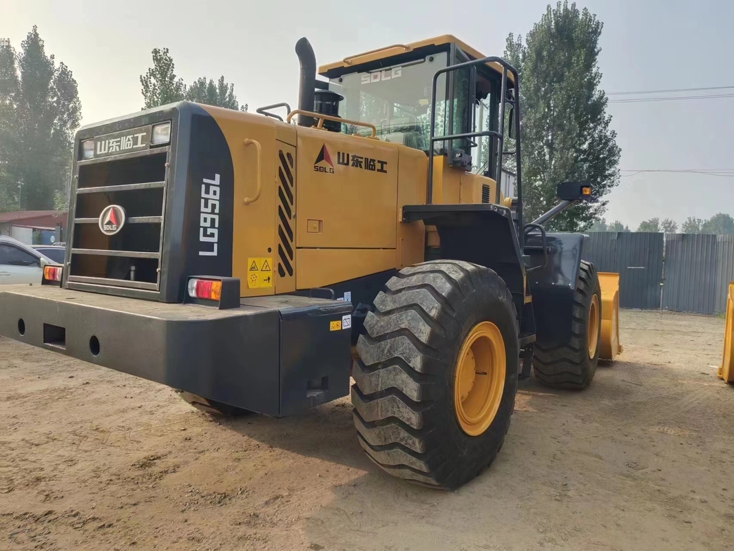 I camion diesel utilizzati hanno valutato il peso di carico 5-6 tonnellate della seconda mano SDLG della ruota dei caricatori del secchio della capacità di ³ di 3M