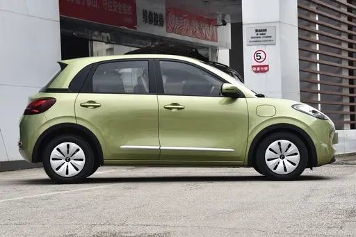 Veicoli usati a nuova energia Wuling Bingo 333KM 2023 Modello Aurora Verde Colore