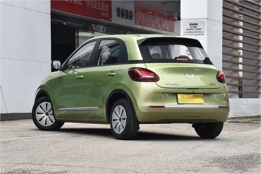 Veicoli usati a nuova energia Wuling Bingo 333KM 2023 Modello Aurora Verde Colore