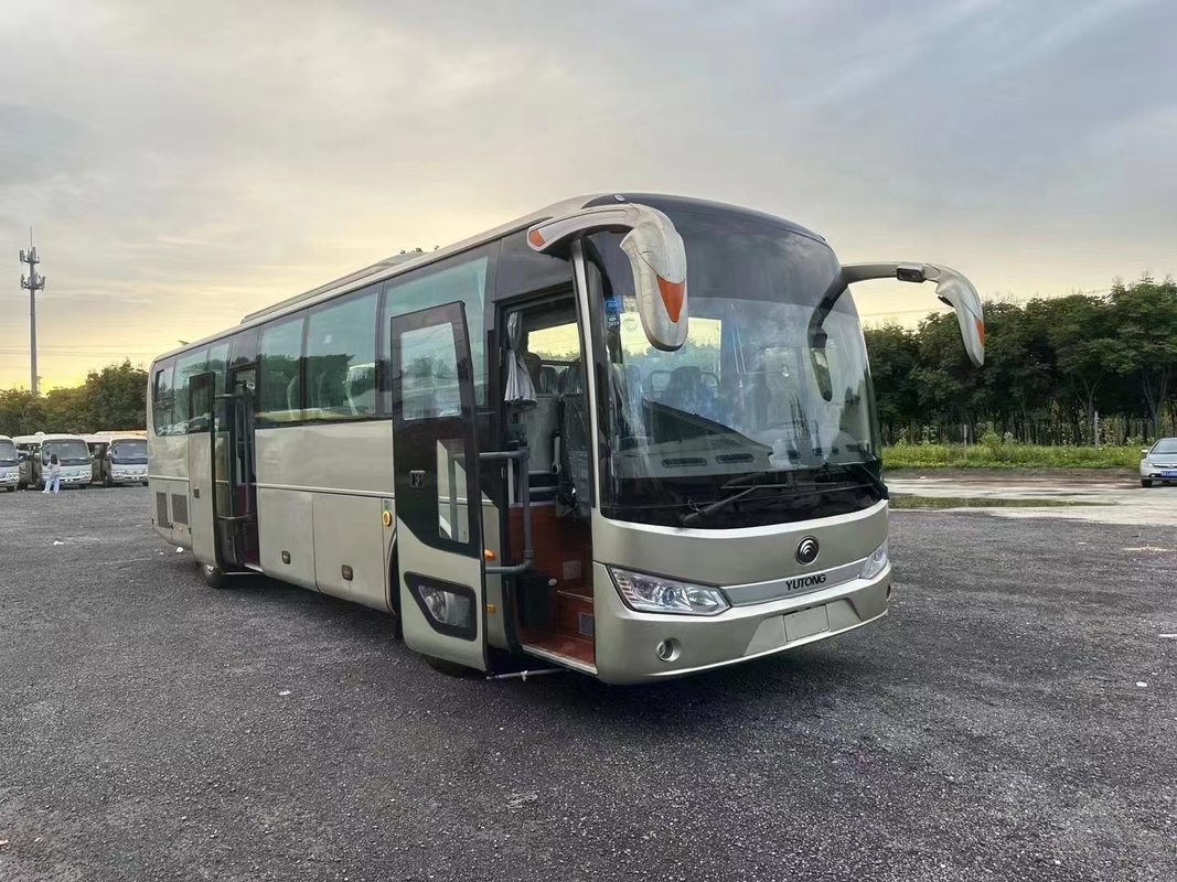 Autobus usato in vendita 49 posti Legno Primavera 2016 Anno Porta centrale Yutong ZK6115