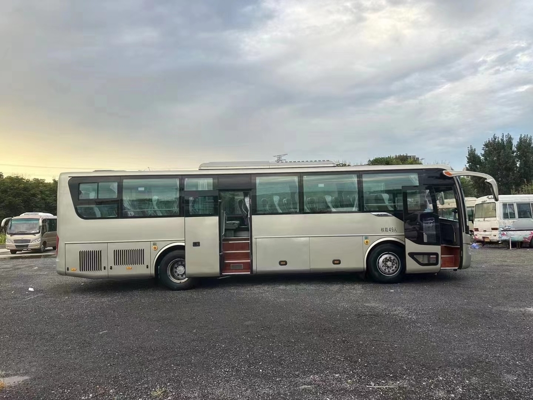 Autobus usato in vendita 49 posti Legno Primavera 2016 Anno Porta centrale Yutong ZK6115