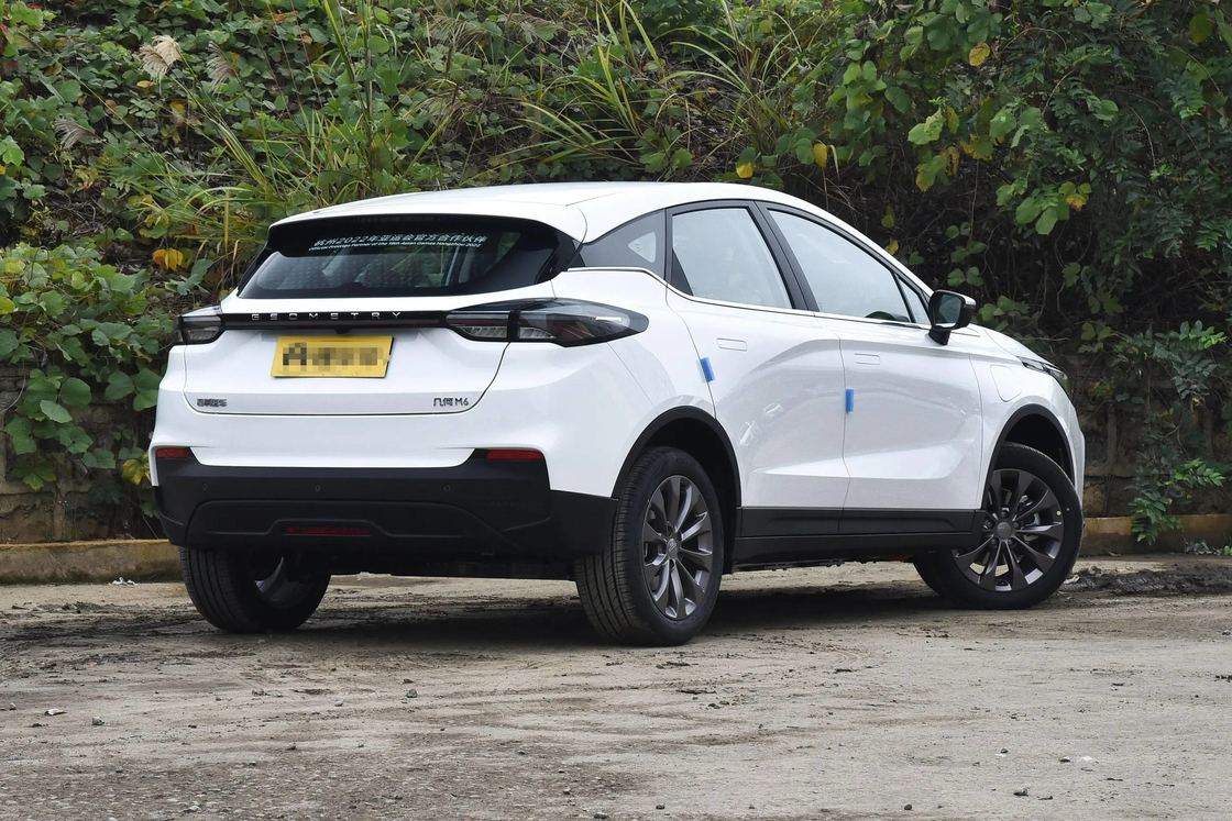 Nuove auto elettriche Geely Atlas M6 Modello 5 sedili 450 km lunghe distanze durata della batteria