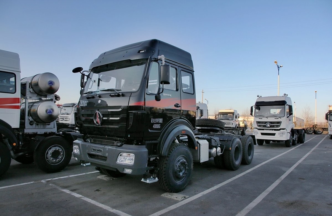 6x4 Used Tractor Truck Beiben Tractor Head 336hp Alto tetto LHD / RHD