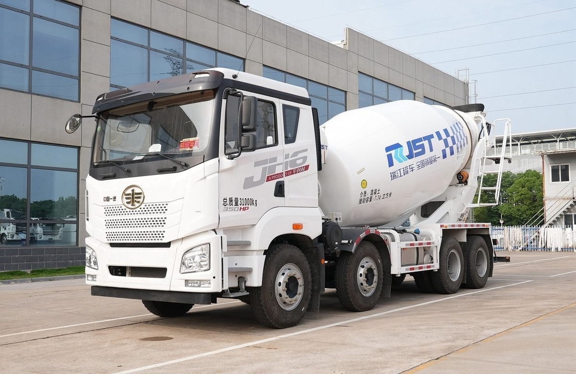 Camion di miscelazione del calcestruzzo Jiefang 8*4 modalità di guida Camion di calcestruzzo usato 7,74 cubo tetto piatto