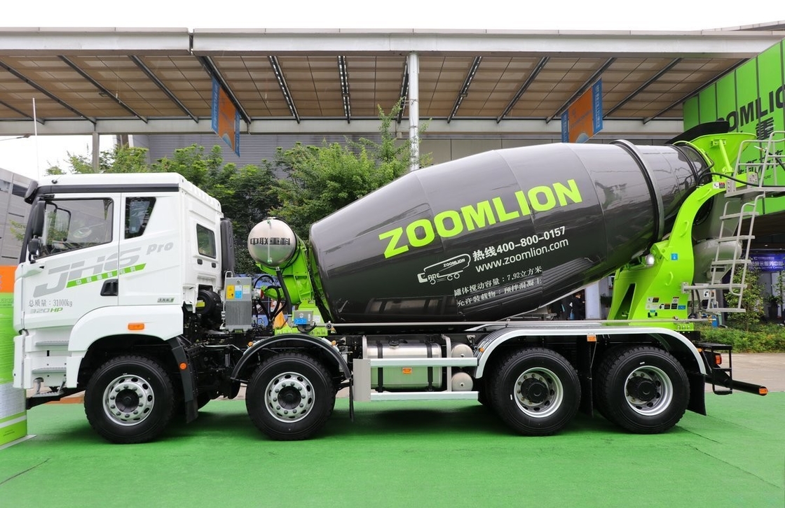 Euro 5 Jiefang Used Concrete Mixer Truck 320hp 8*4 Drive Mode 8 Cubic 12 pneumatici