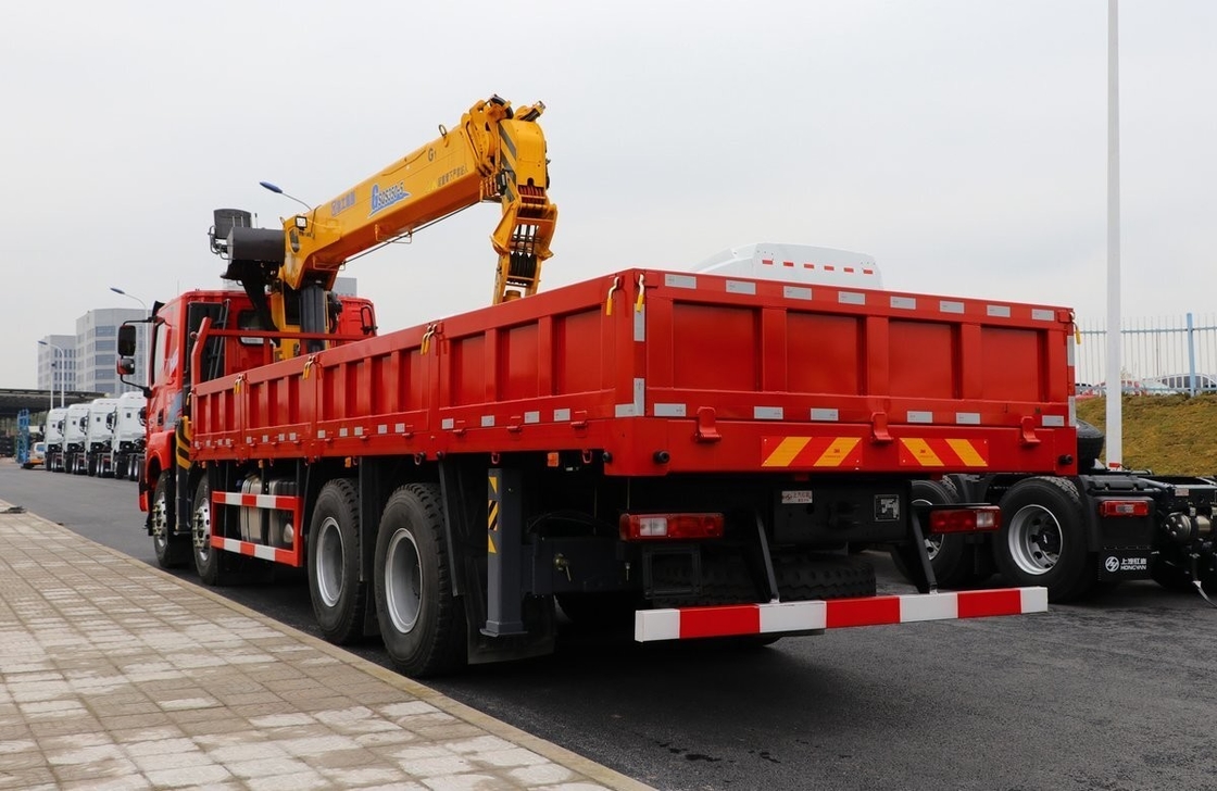 8*4 Drive Modello di autocarro di proprietà pre-Crane Hongyan montato 350hp Heavy Duty Euro 6