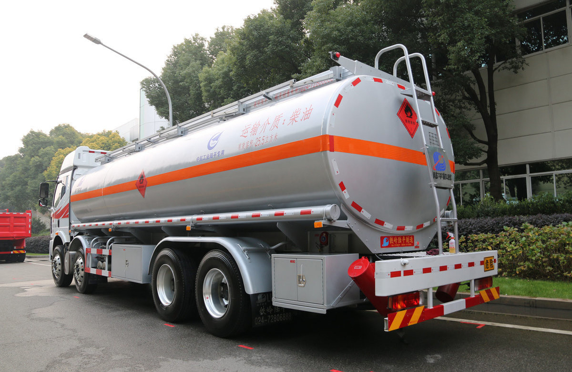 FAW 8*4 Fuel Tanker Truck JM6 Modello Serbatoi di stoccaggio di olio usato 31,5 Cubic 280hp LHD