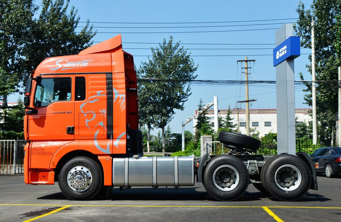 Camion-trattore 6*4 Sinotruck SITRAK G7 con tetto alto 480 CV