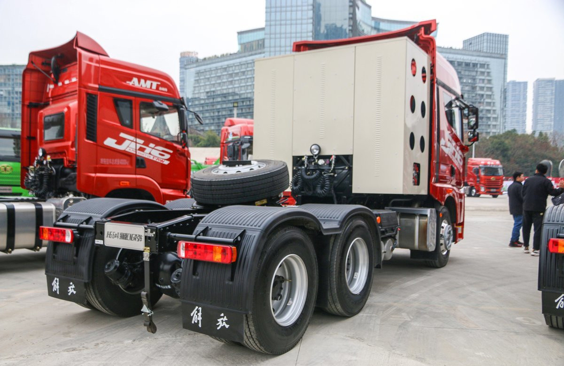 Tractor Trailer Truck Jiefang JH6 6*4 Drive Mode 510hp CNG Weichai Motore Euro 6