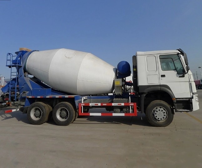Veicolo per la miscelazione del cemento per calcestruzzo usato e nuovo Sinotruk HOWO 4X2 6X4 8cbm 10cbm 12cbm in vendita