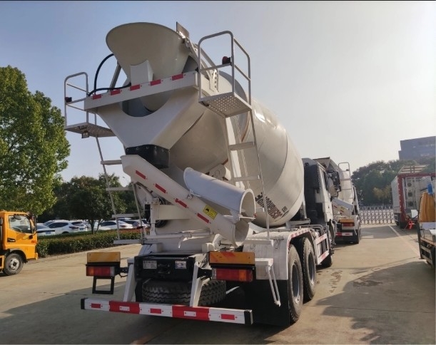 Nuovo e usato Cimento Camion montato Pompa miscelatrice di calcestruzzo 16cbm Camion in vendita