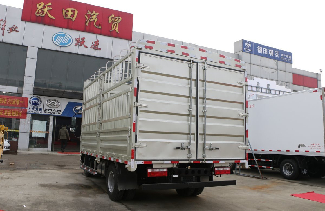 Camion usato per il trasporto di merci di tipo Faw Champagne Color 4*2 Fence Camion per il trasporto di merci di tipo Faw 4 Metri Box Cabina piatta