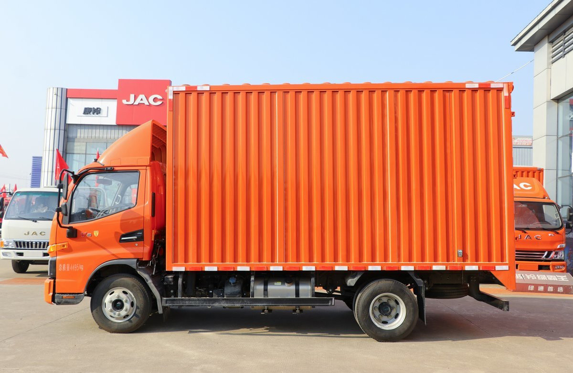 Camionetto leggero utilizzato con carico di 8 tonnellate JAC V6 Manuale a singolo asse 300L Capacità petroliera