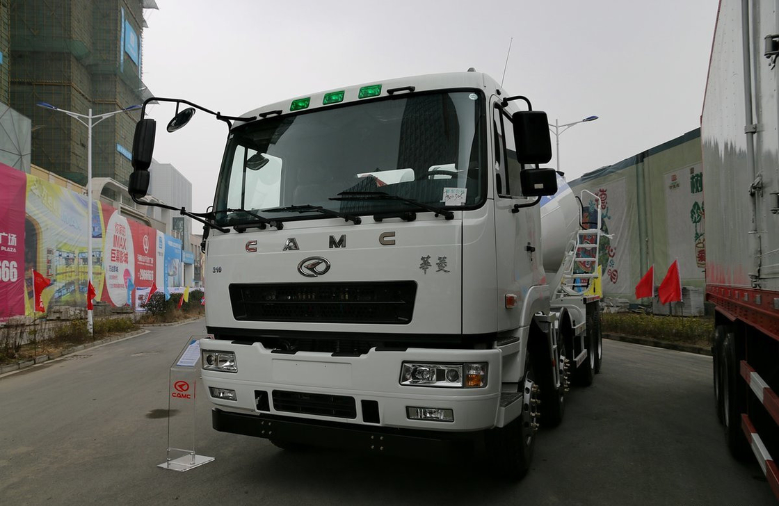 Camion per miscelatori di calcestruzzo usati 8×4 CAMC Miscelatore di cemento da 310 CV Euro 5 Grande cisterna 12 pneumatici