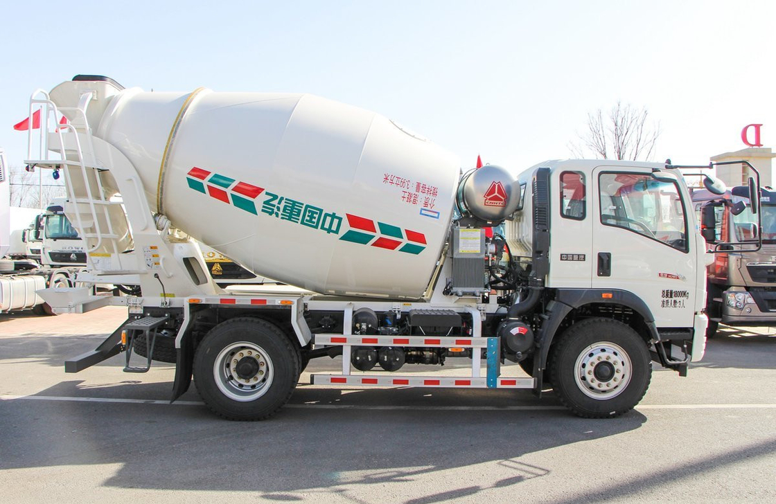 Concreto Mini Truck Mixer HOWO 4×2 Weichai Motore 220hp 4 Cubico Single Axle 6 pneumatici