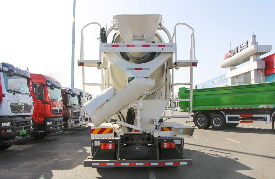 Concreto Mini Truck Mixer HOWO 4×2 Weichai Motore 220hp 4 Cubico Single Axle 6 pneumatici