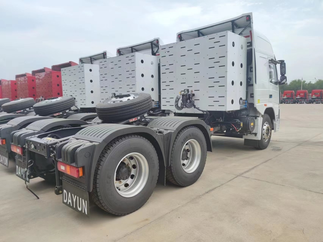 Trattori 6x4 Dayun Prime Mover CNG Portata di crociera 800 km Euro 3 Emissioni 400 CV