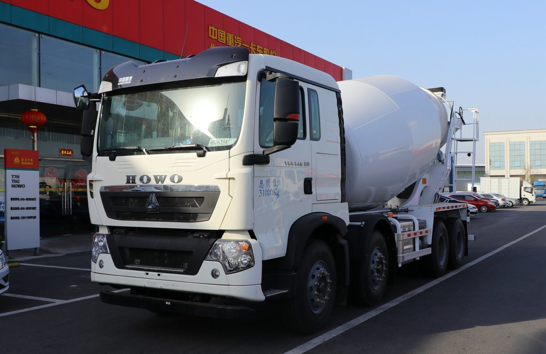 Miscelatore di calcestruzzo Camion con trasmissione a 10 velocità Howo 8×4 Miscelatore di cemento 8 cubico Durable using