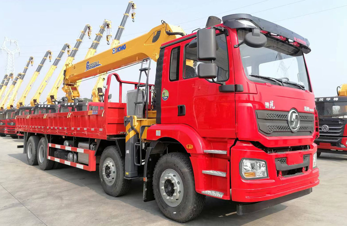 Granata montata su un camion da 20 tonnellate Shacman 8×4 Flat Bed Box 5 Sezione Braccio 23,7 metri di lunghezza