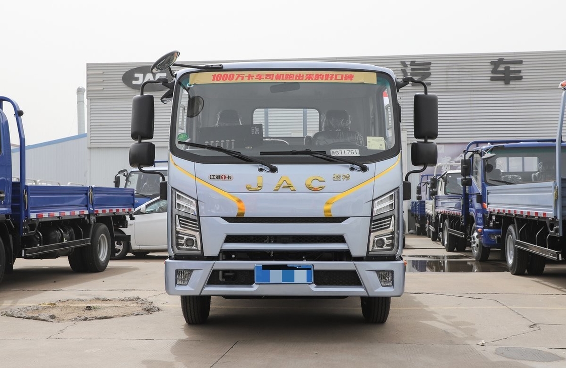 Camion per merci JAC 4*2 Camion leggero letto piatto 6 ruote asse singolo 4 metri di lunghezza