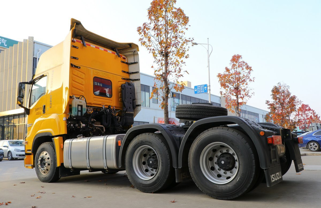 Used Truck Tractor Units 460hp Potente Egine ZF Gearbox Isuzu Prime Mover Cabina a tetto alto